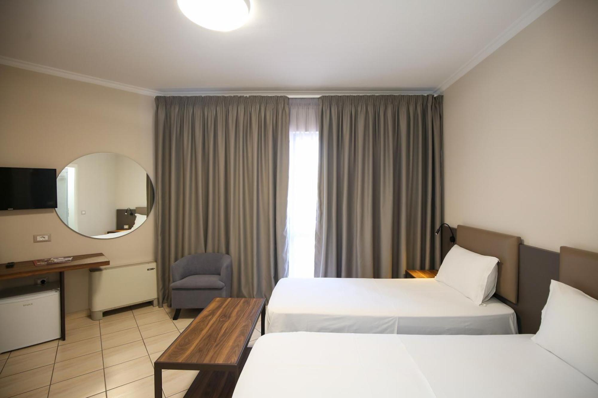 Regina Garden Vlore Exterior photo